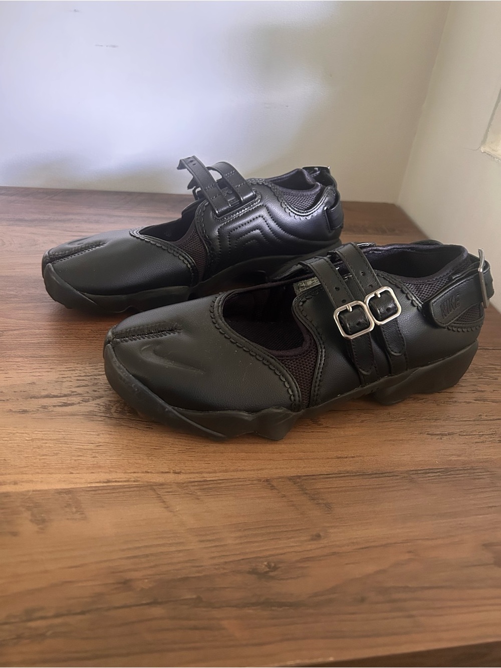 Nike air rift size 10